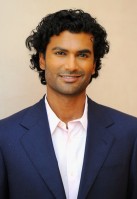 Sendhil Ramamurthy pic #493849