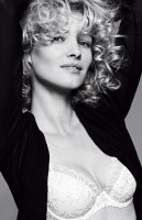 Sharon Van Der Knaap photo #