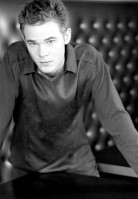 Shawn Ashmore photo #