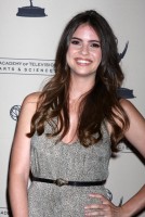 Shelley Hennig photo #