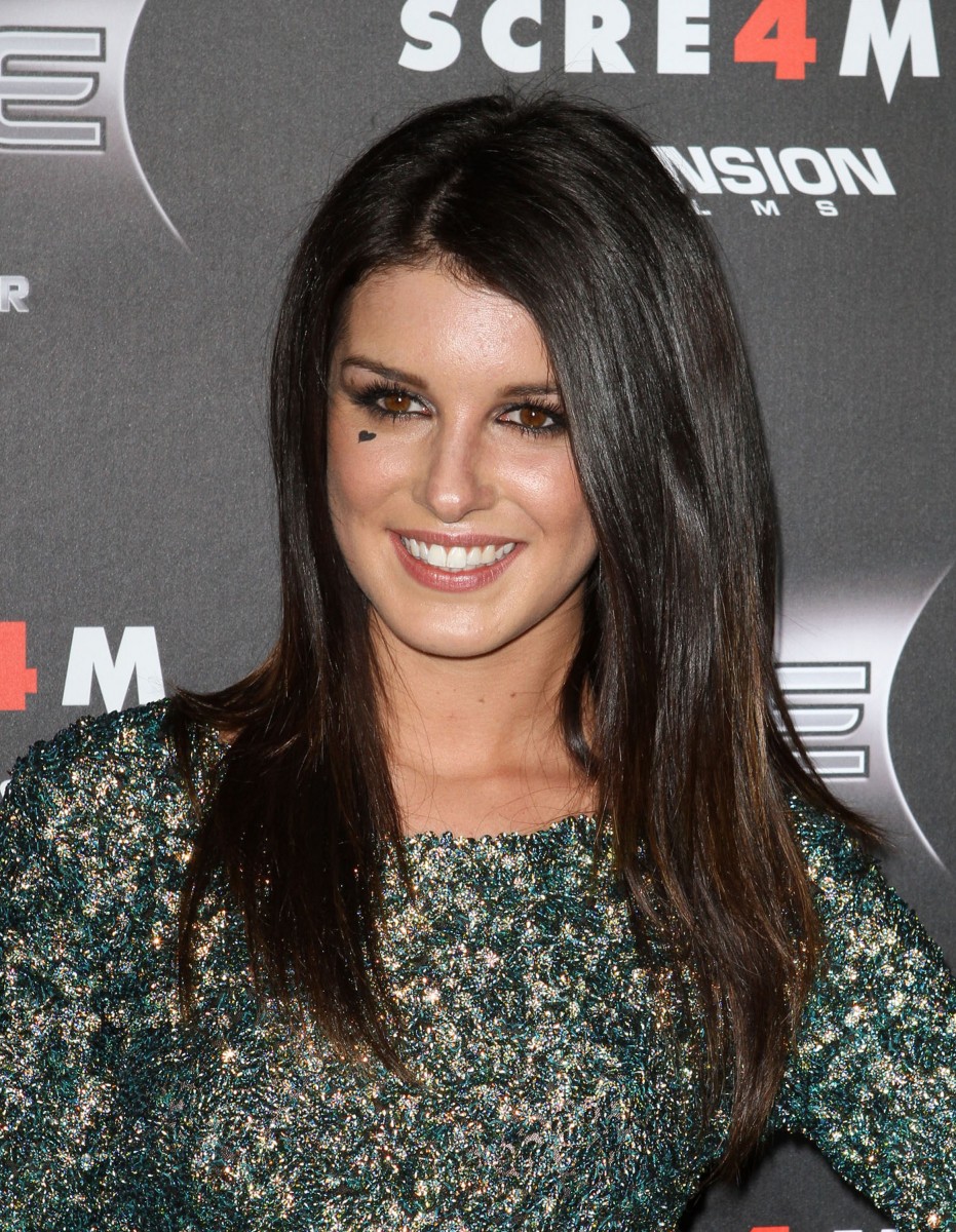 Shenae Grimes: pic #368416