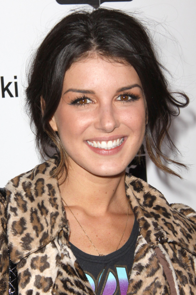 Shenae Grimes: pic #300630