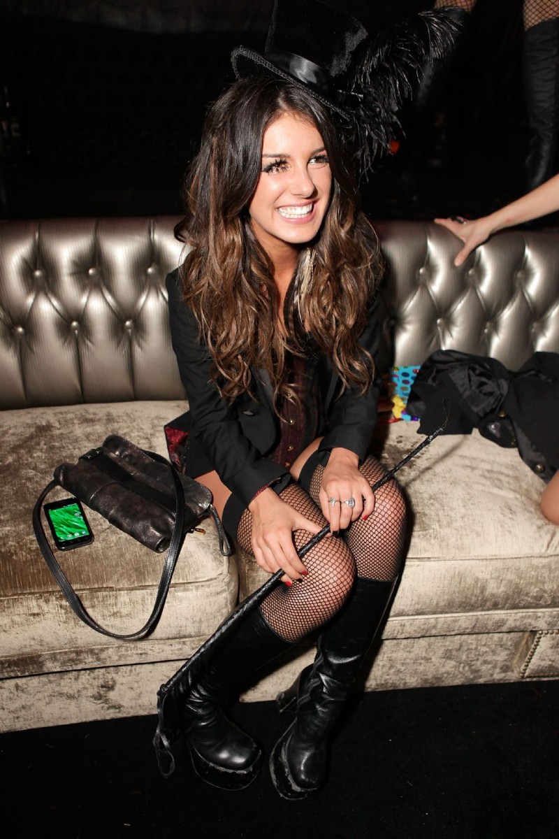 Shenae Grimes: pic #299895