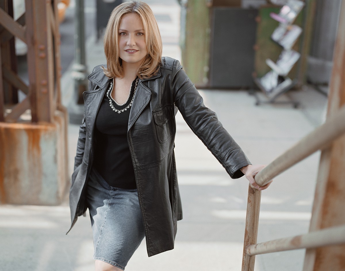 Sherry Stringfield: pic #638714