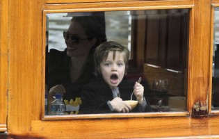 photo 10 in Shiloh Nouvel Jolie-Pitt gallery [id460789] 2012-03-16