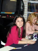 Shiri Appleby photo #