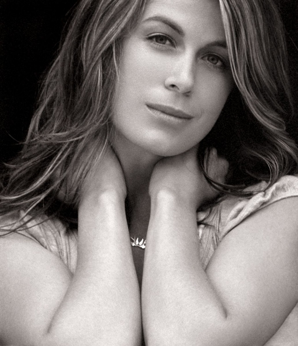 Sonya Walger: pic #492858