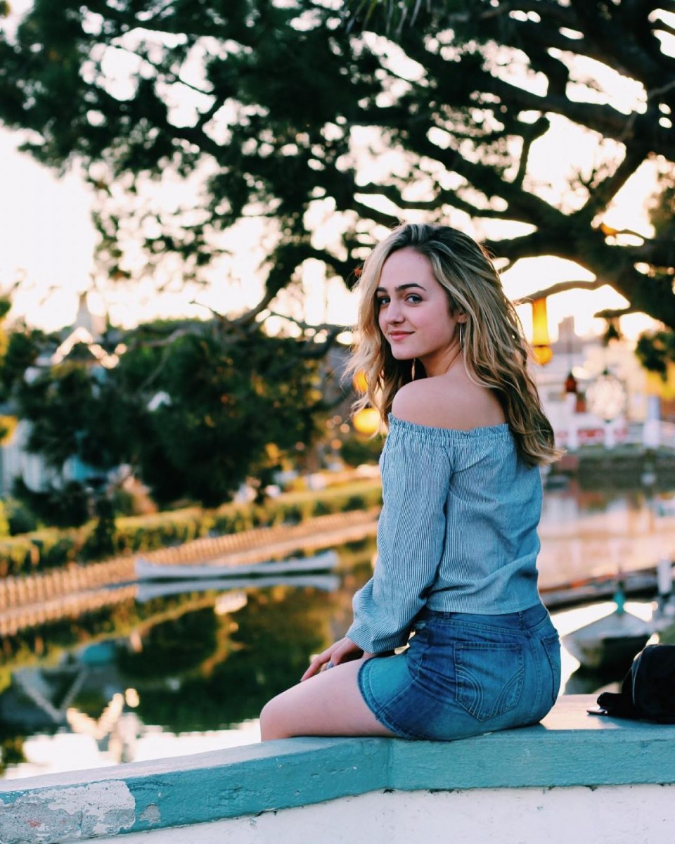 Sophie Reynolds: pic #1013446