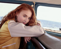 Sophie Turner (actress) photo #