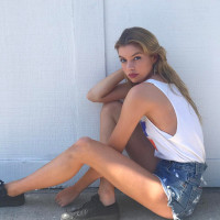 Stella Maxwell photo #