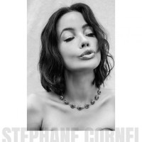 Stephanie Corneliussen photo #