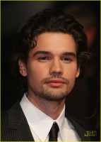 Steven Strait photo #