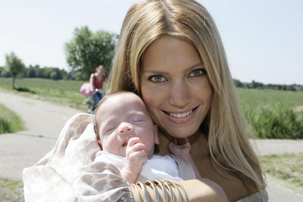 Sylvie Van Der Vaart: pic #339793