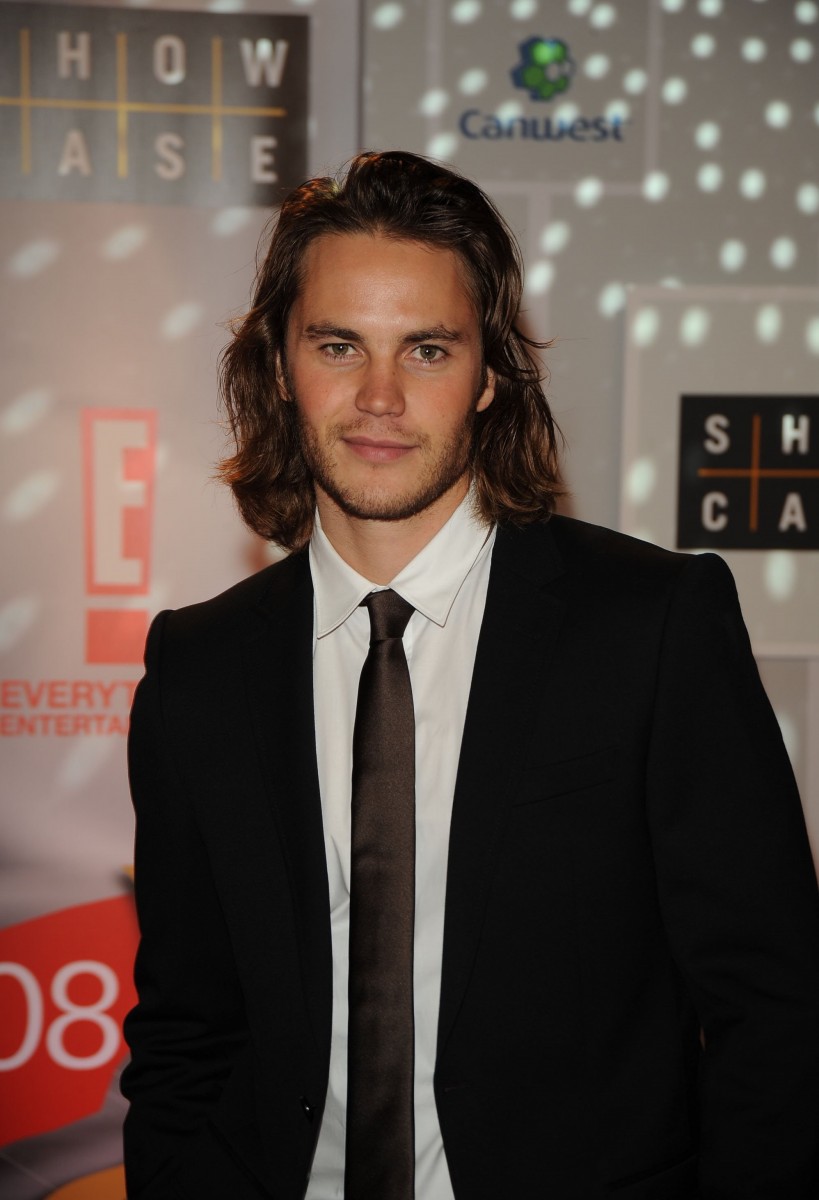 Taylor Kitsch: pic #540349