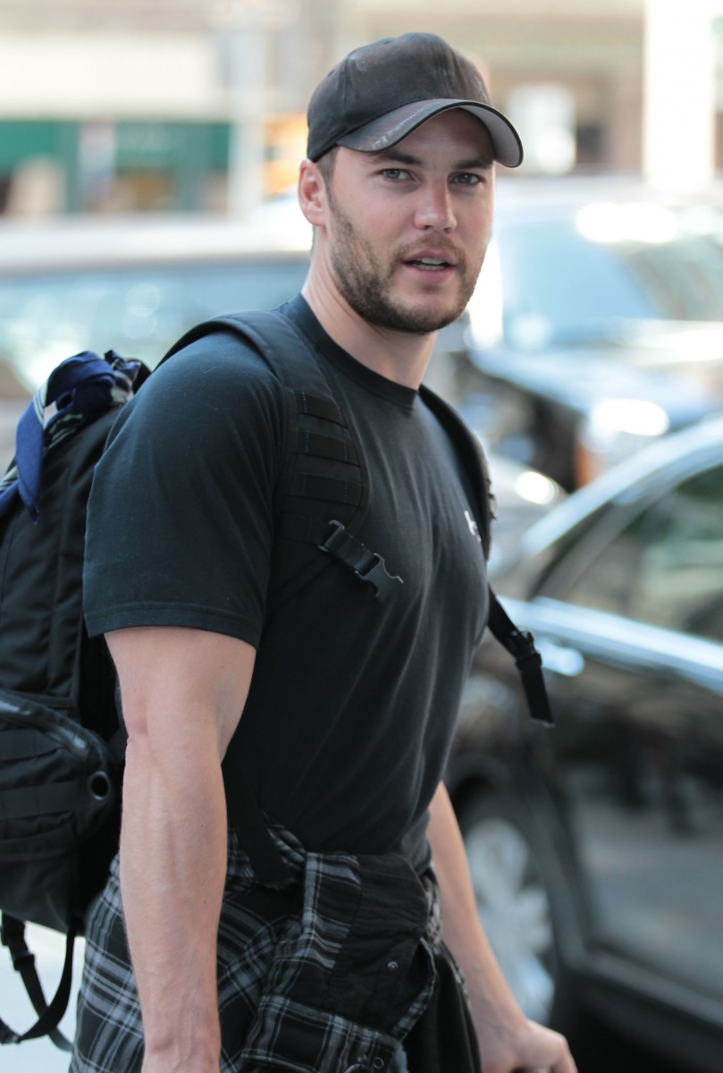 Taylor Kitsch: pic #540774