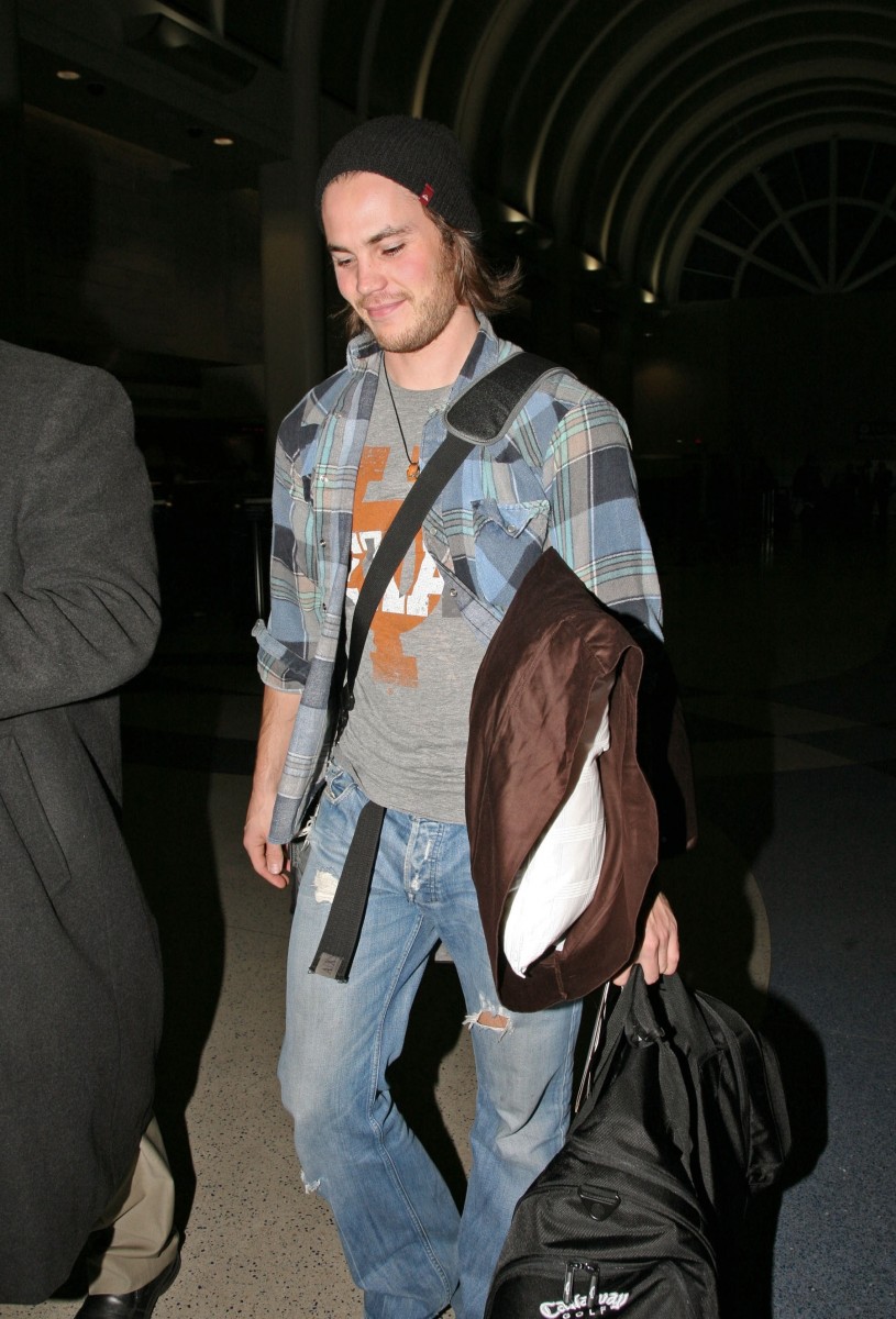 Taylor Kitsch: pic #537445