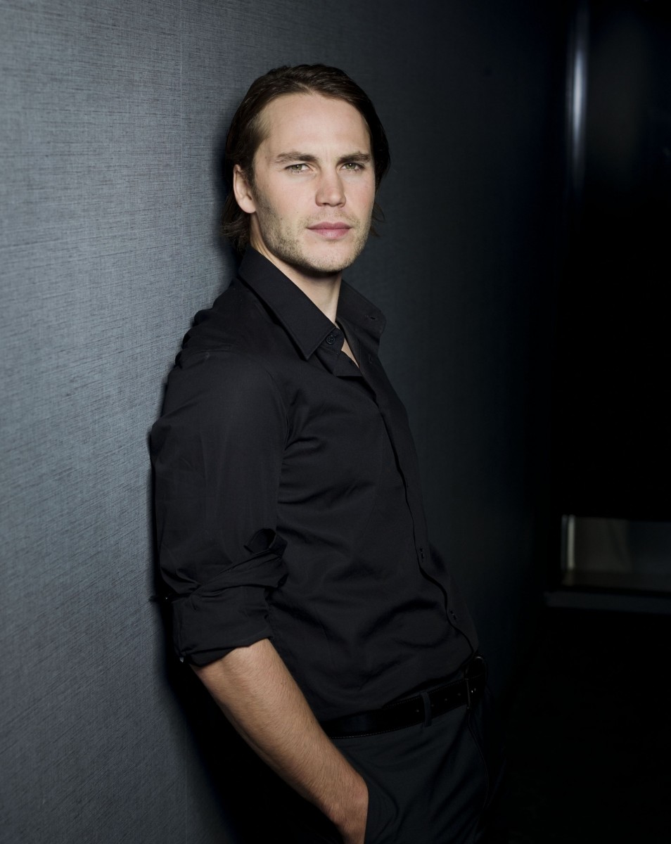 Taylor Kitsch: pic #529527