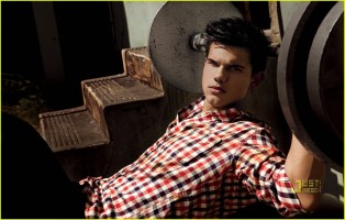 photo 12 in Taylor Lautner gallery [id201270] 2009-11-17