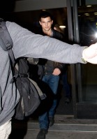 photo 4 in Taylor Lautner gallery [id344510] 2011-02-22