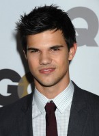 photo 5 in Taylor Lautner gallery [id313367] 2010-12-06