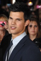 photo 16 in Taylor Lautner gallery [id292808] 2010-10-04