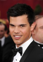 photo 21 in Taylor Lautner gallery [id313392] 2010-12-06