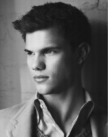 photo 11 in Taylor Lautner gallery [id323727] 2011-01-04