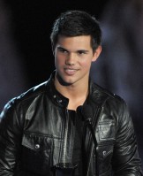 photo 4 in Taylor Lautner gallery [id231356] 2010-01-28