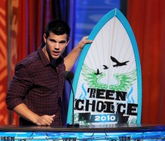 photo 28 in Taylor Lautner gallery [id276204] 2010-08-09
