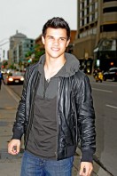 photo 10 in Taylor Lautner gallery [id290805] 2010-09-27