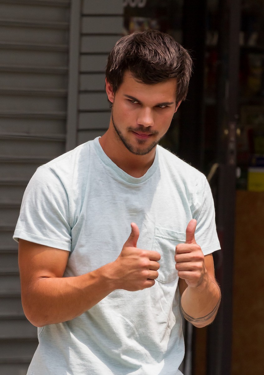 Taylor Lautner: pic #650109