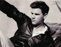 photo 15 in Taylor Lautner gallery [id195420] 2009-11-05