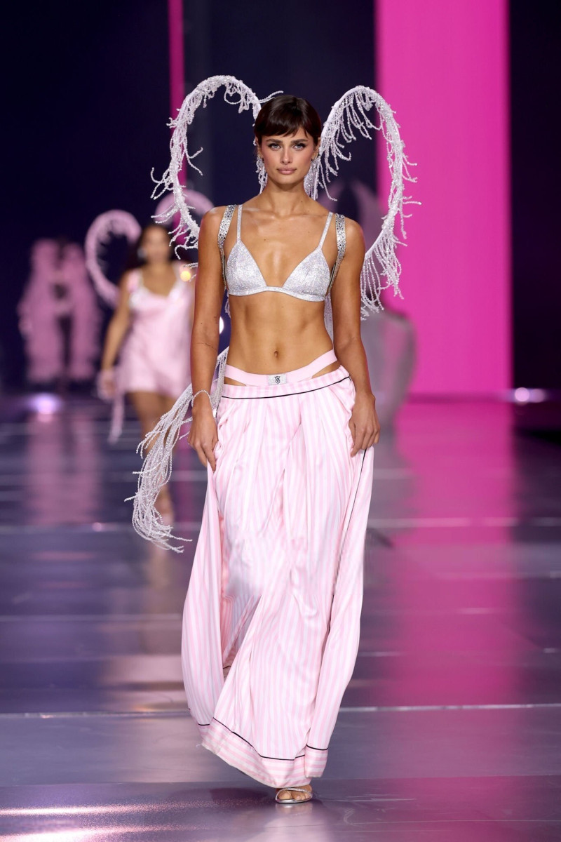 Taylor Hill: pic #1368806