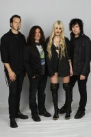 Taylor Momsen photo #