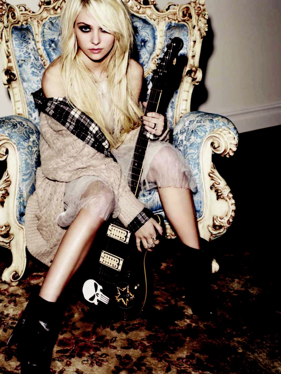 Taylor Momsen: pic #227307