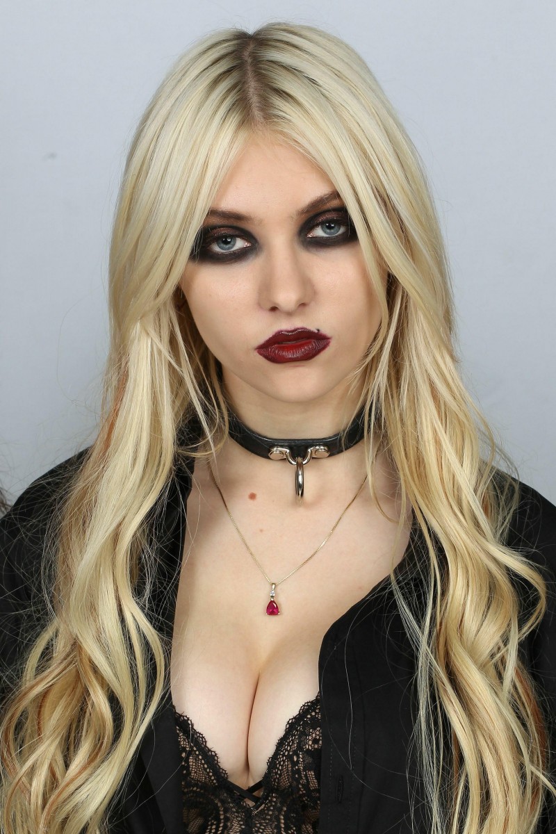 Taylor Momsen: pic #304328