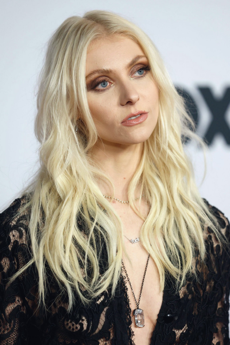 Taylor Momsen: pic #1300738