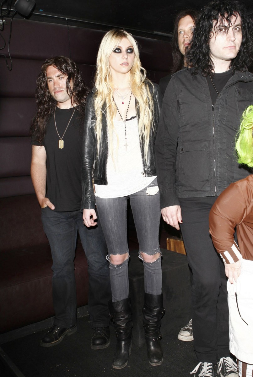 Taylor Momsen: pic #565435