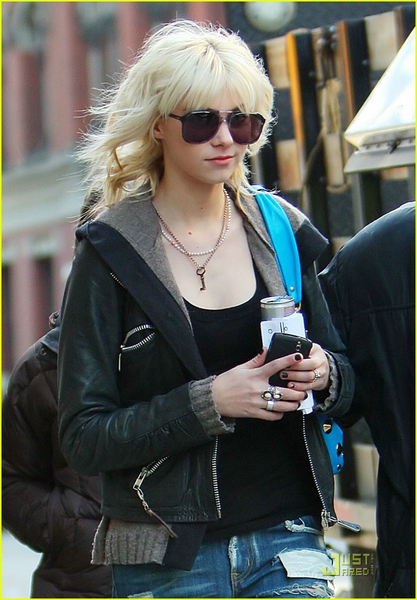 Taylor Momsen: pic #565290