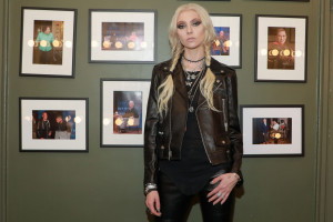 Taylor Momsen photo #