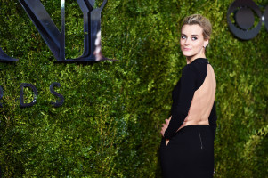 Taylor Schilling photo #