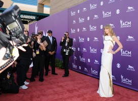 photo 13 in Taylor Swift gallery [id469955] 2012-04-03