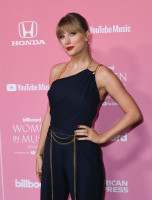 photo 5 in Taylor Swift gallery [id1194560] 2019-12-17