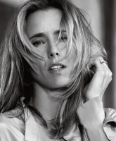 Tea Leoni photo #