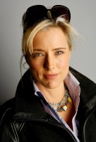 Tea Leoni photo #