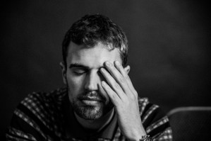 Theo James         photo #