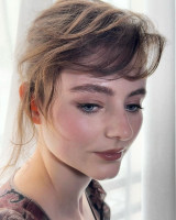 Thomasin McKenzie photo #