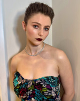 Thomasin McKenzie photo #