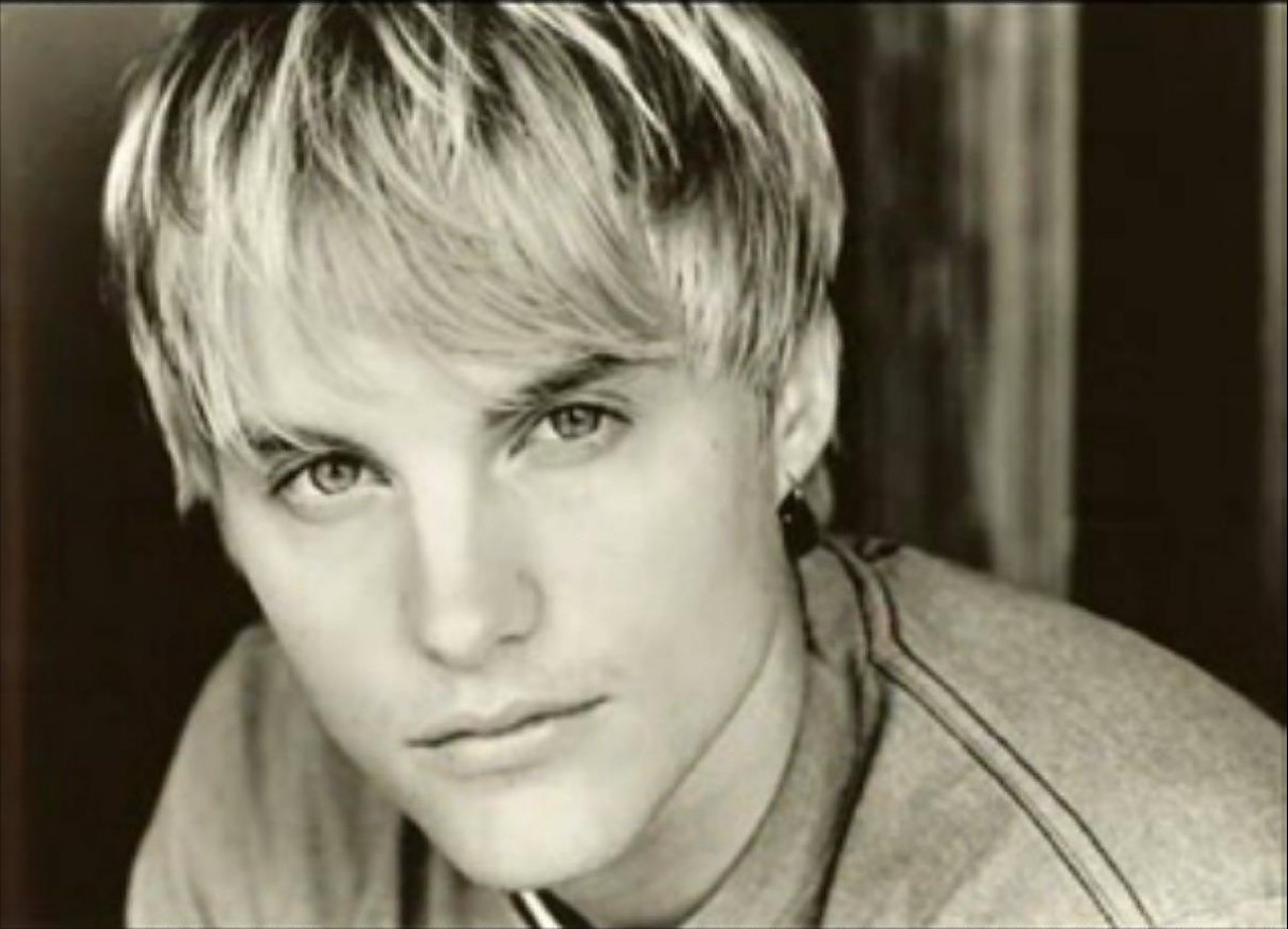 Toby Hemingway: pic #135698