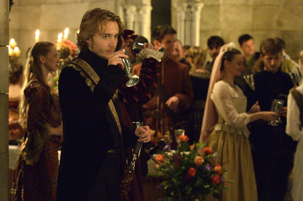 Toby Regbo : pic #711415